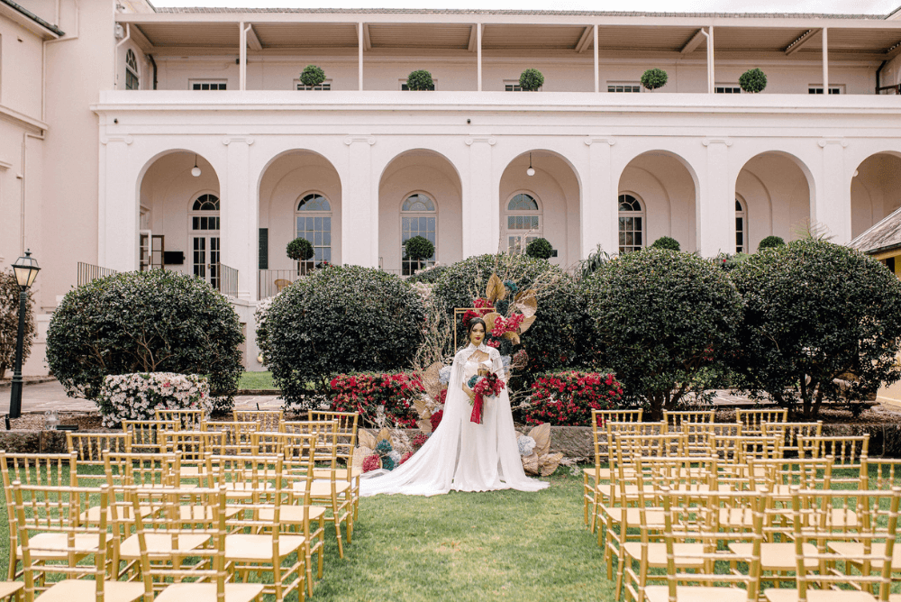 Modern-Chinese-Ceremony-with-Gold-Tiffany-Chairs
